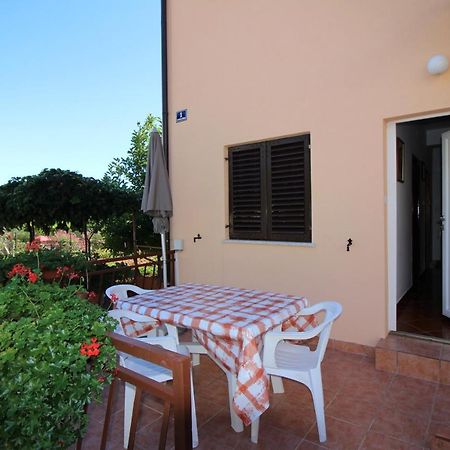 Apartment Liliana Near Beach Пореч Экстерьер фото