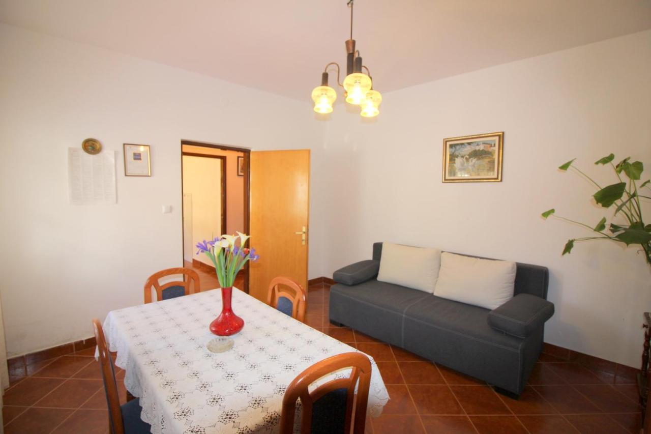 Apartment Liliana Near Beach Пореч Экстерьер фото
