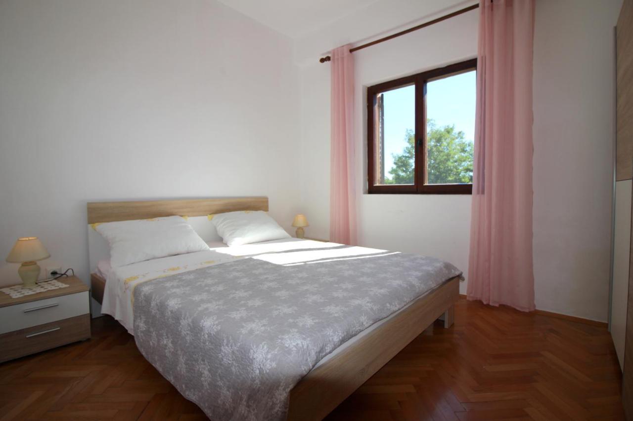 Apartment Liliana Near Beach Пореч Экстерьер фото
